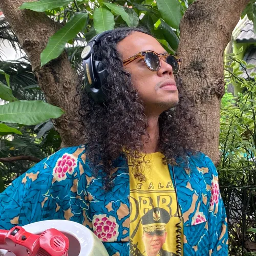 Джуліан Абрагам «Тогар»