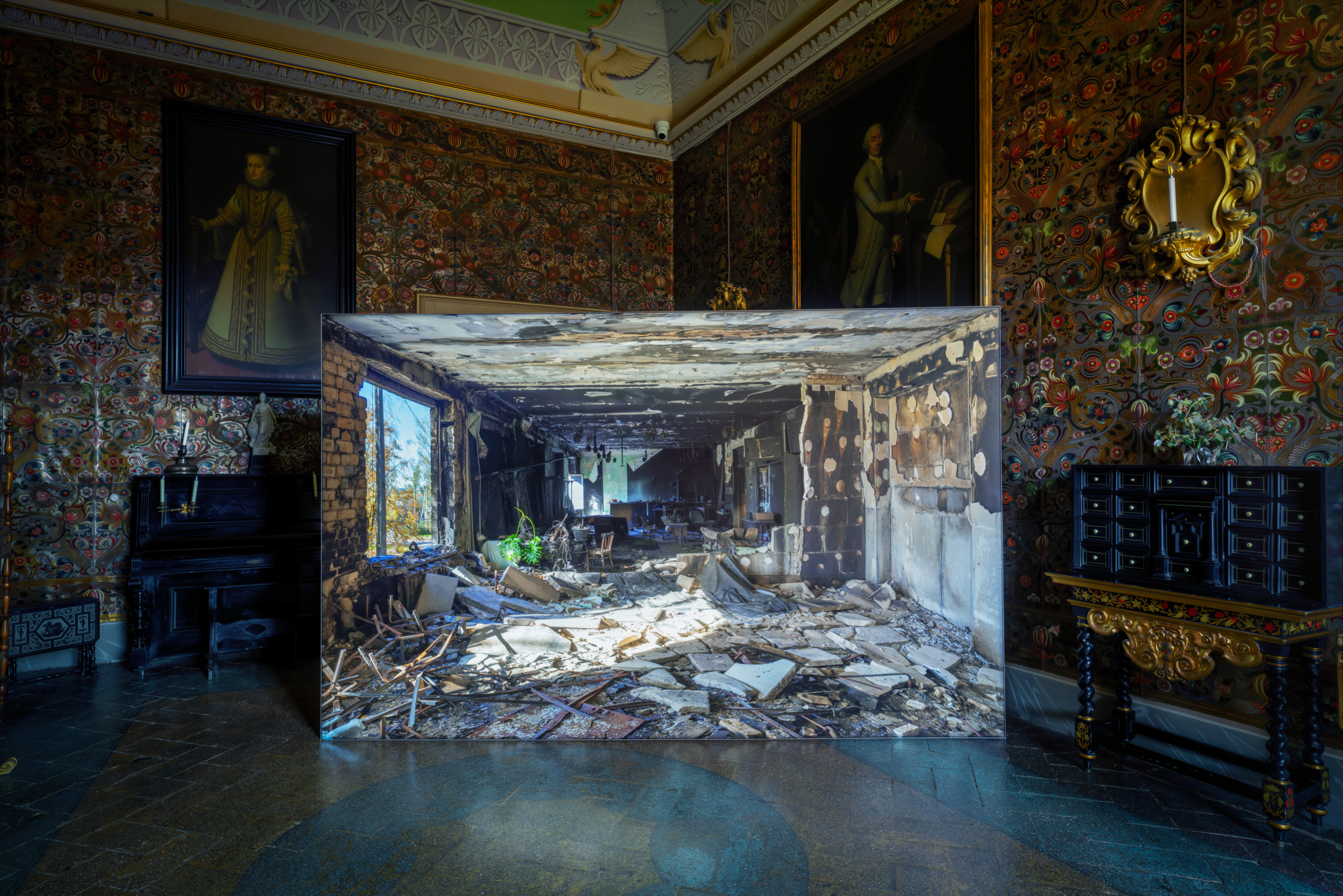 Zhanna Kadyrova. Refugees. 2022–2025. Photo, installation, plants in pots